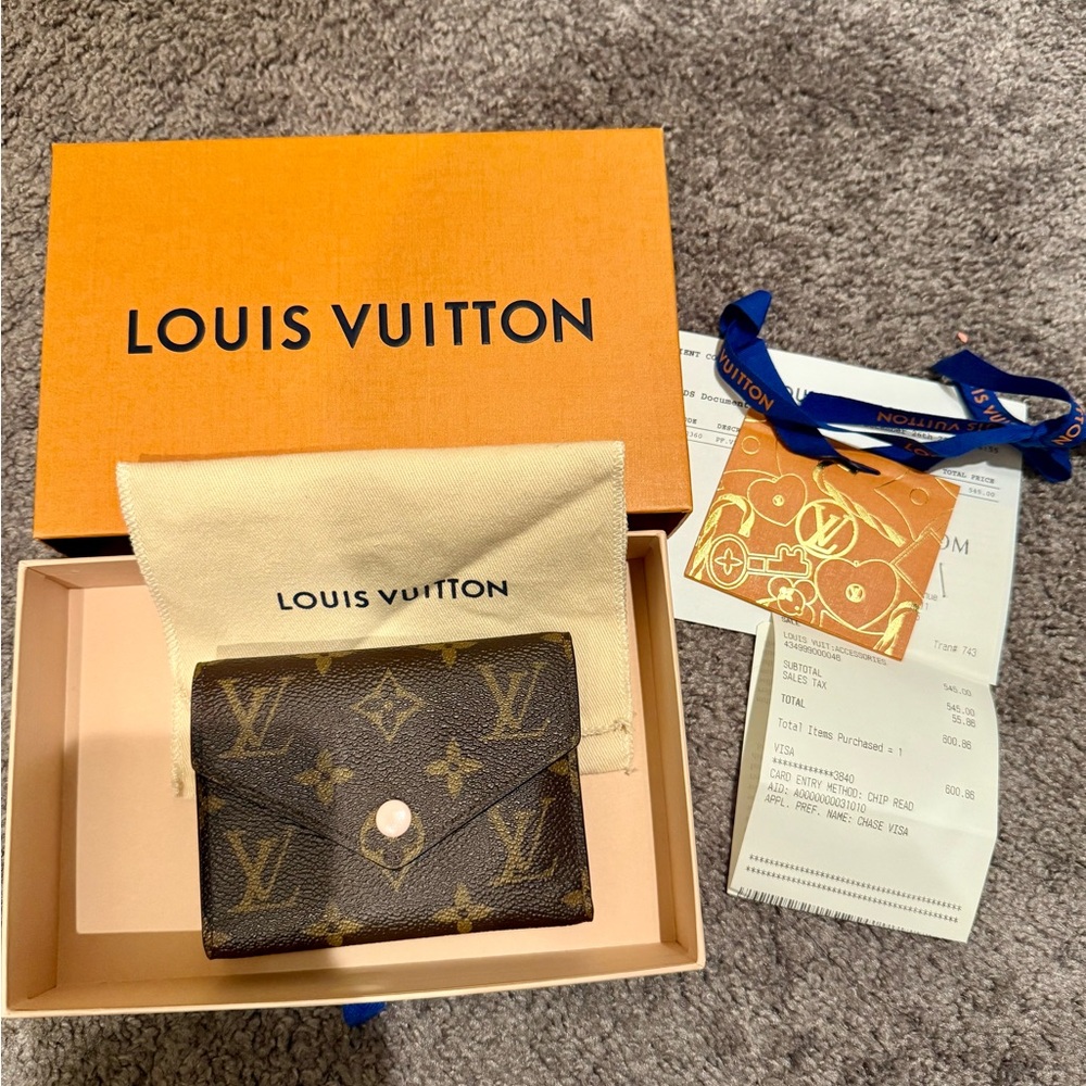 【‼️SOLD❗️】Authentic Louis Vuitton Victorine Wallet in Monogram Rose Ballerina